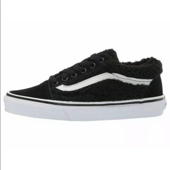 Vans old Skool Sherpa fur black sneaker shoes casual woman size 7 new - Picture 1 of 2